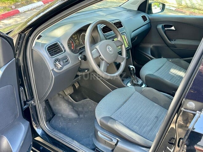 Volkswagen Polo-11