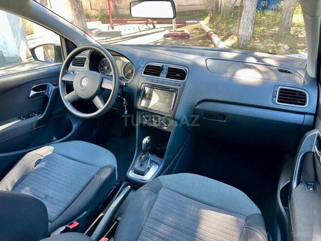 Volkswagen Polo-7