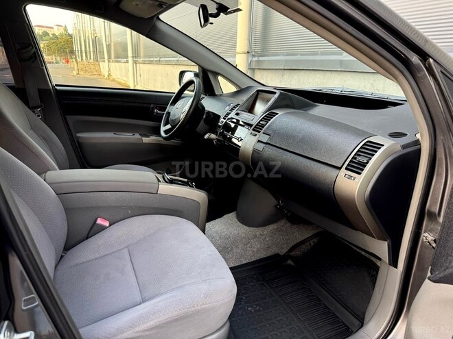 Toyota Prius-15