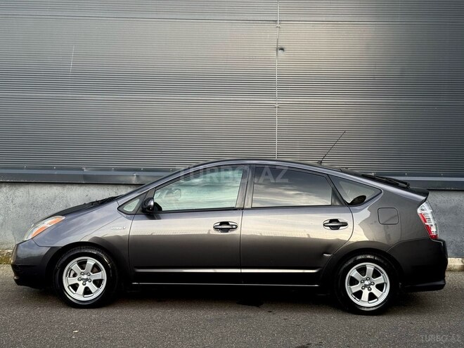 Toyota Prius-4