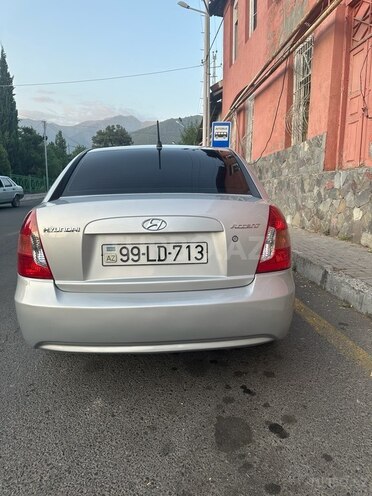 Hyundai Accent-5