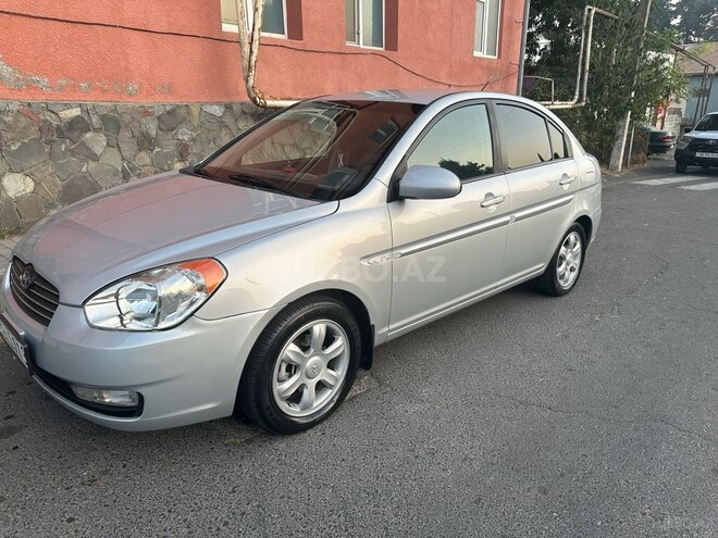 Hyundai Accent-4