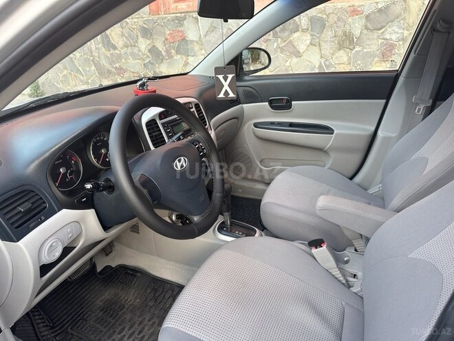 Hyundai Accent-8