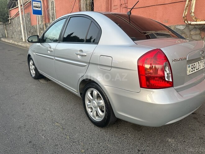 Hyundai Accent-6