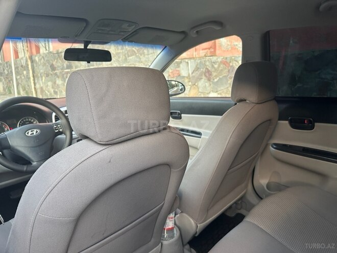 Hyundai Accent-7