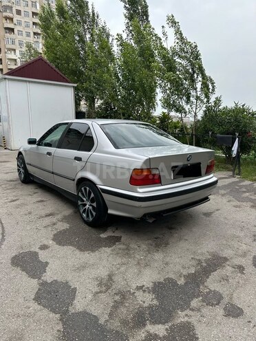 BMW 320-5