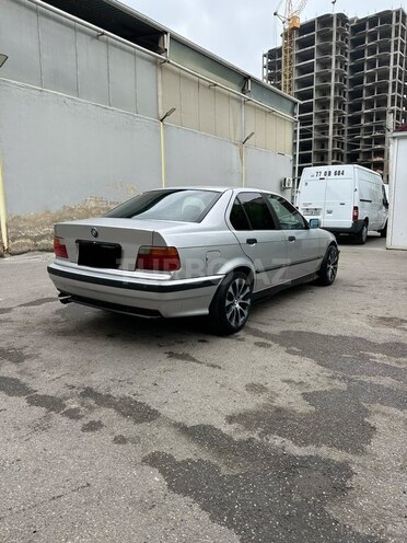 BMW 320-6
