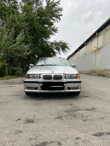 BMW 320-4