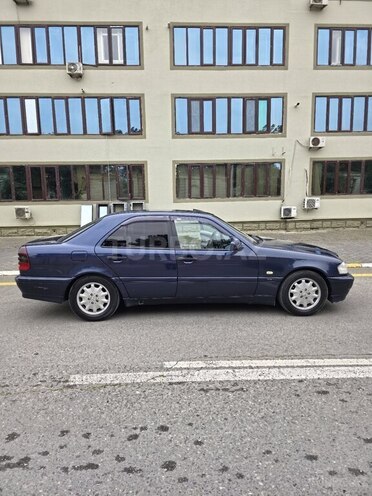 Mercedes C 180-7