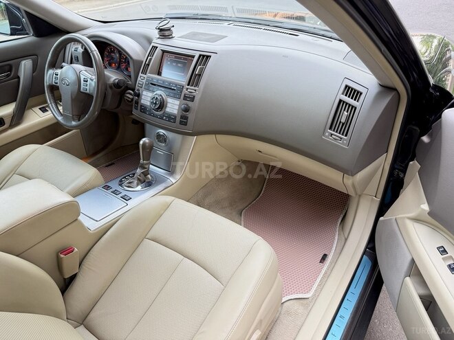 Infiniti FX35-11