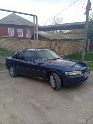 Opel Vectra-4