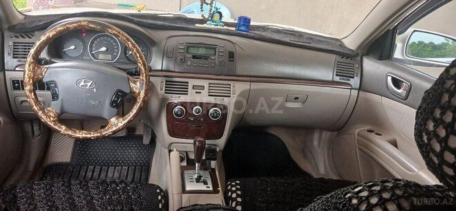 Hyundai Sonata-8