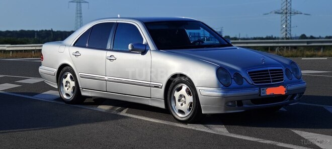 Mercedes E 240-3