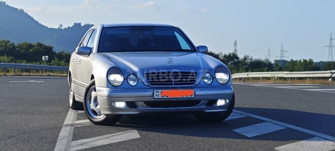 Mercedes E 240-8