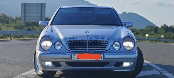 Mercedes E 240-10