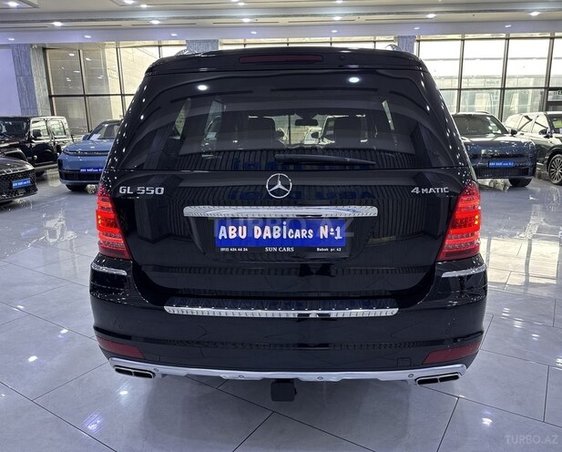 Mercedes GL 550 4MATIC-7