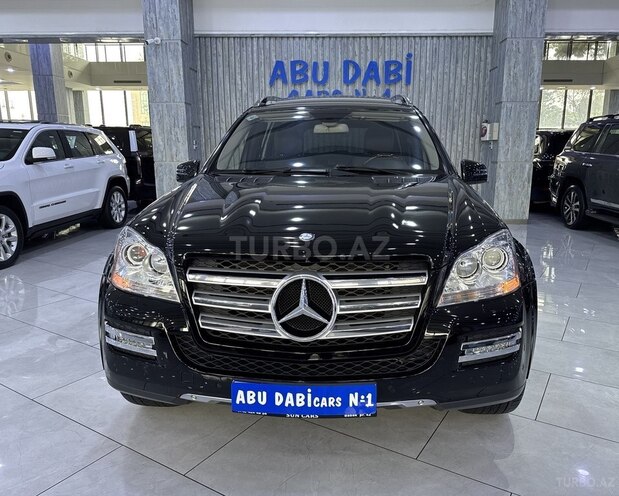 Mercedes GL 550 4MATIC-2