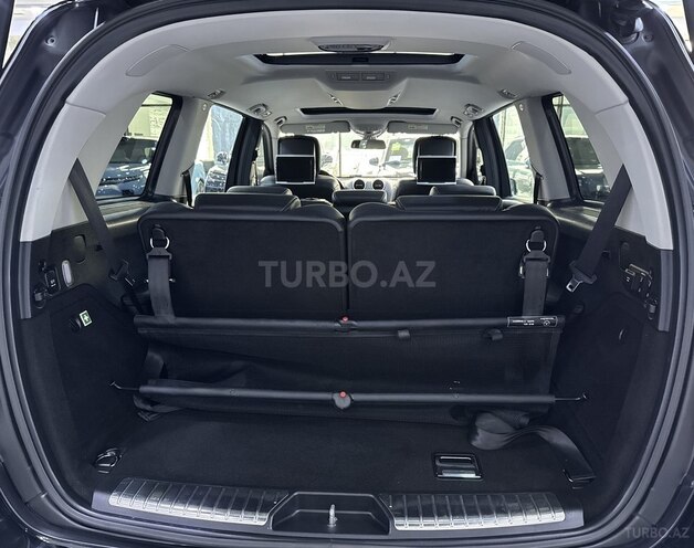 Mercedes GL 550 4MATIC-15