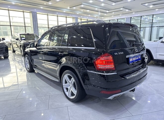Mercedes GL 550 4MATIC-6
