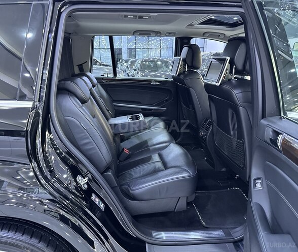 Mercedes GL 550 4MATIC-13