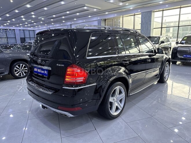 Mercedes GL 550 4MATIC-5