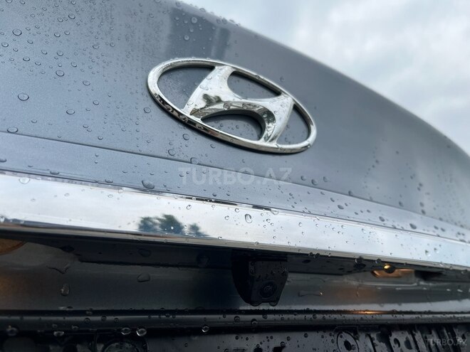 Hyundai Accent-14