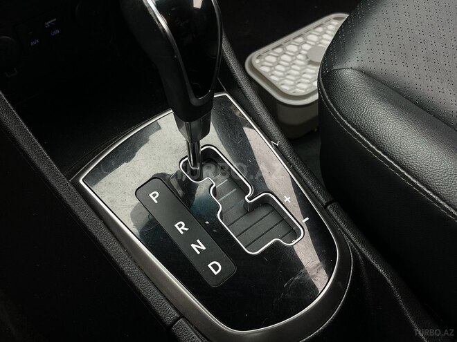 Hyundai Accent-9