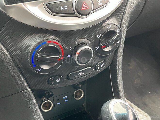Hyundai Accent-8