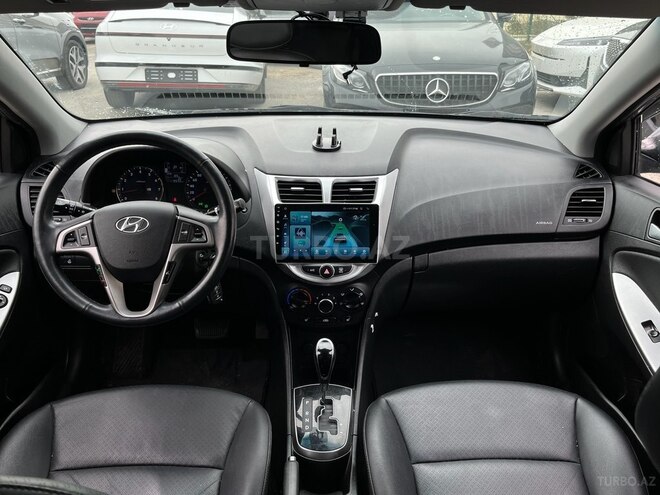 Hyundai Accent-10