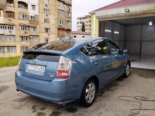 Toyota Prius-4