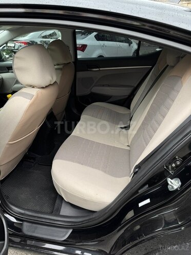 Hyundai Elantra-7