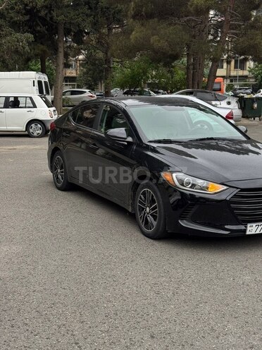Hyundai Elantra-3