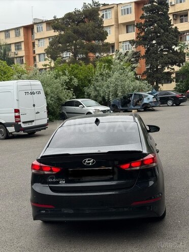 Hyundai Elantra-5