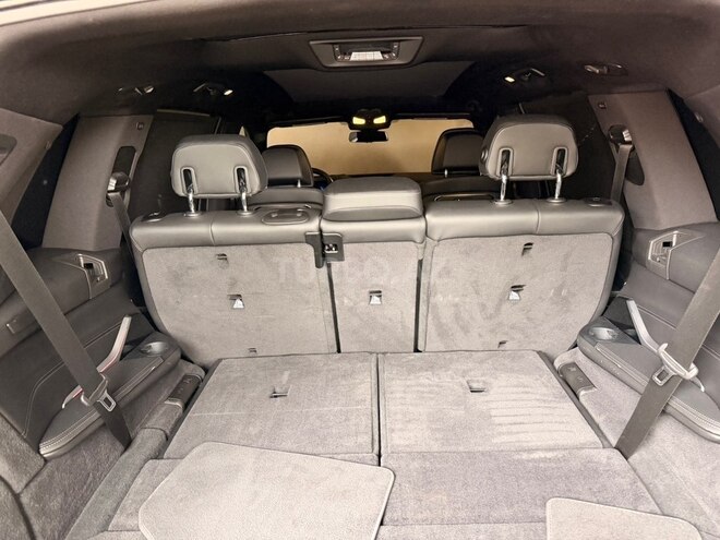 BMW X7-4