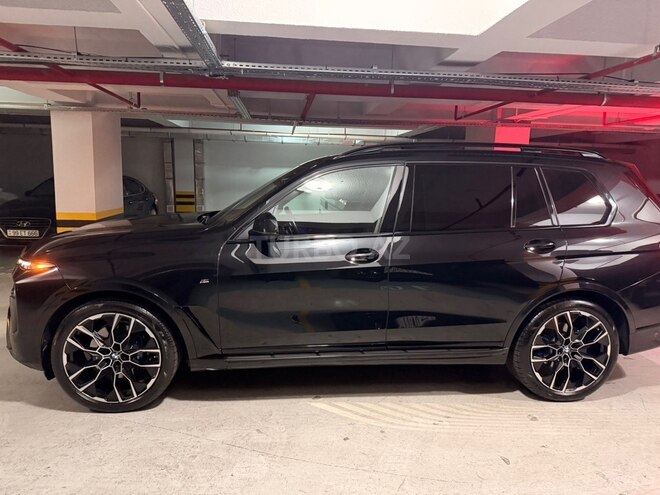 BMW X7-9
