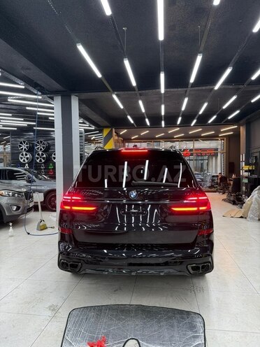 BMW X7-12