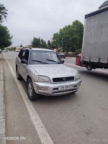 Toyota RAV4-1