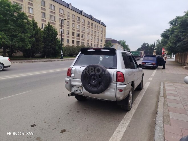 Toyota RAV4-3