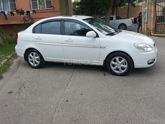 Hyundai Accent-6