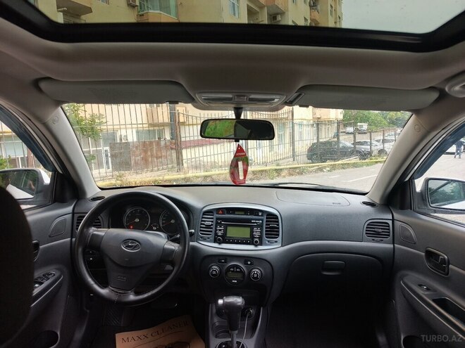 Hyundai Accent-9