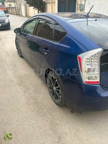 Toyota Prius-8