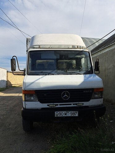 Mercedes Vario-1