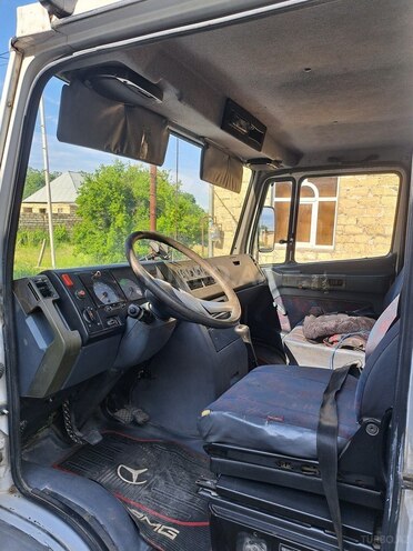 Mercedes Vario-5