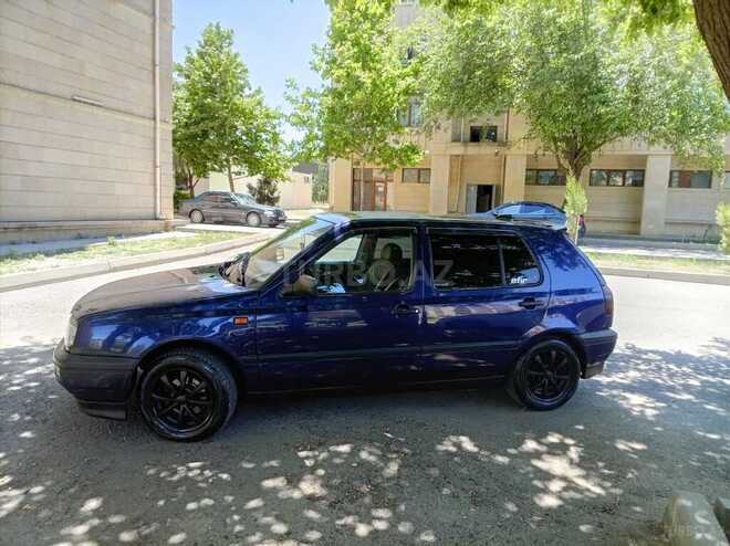 Volkswagen Golf-11