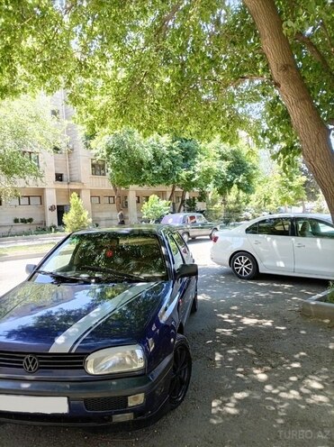 Volkswagen Golf-4