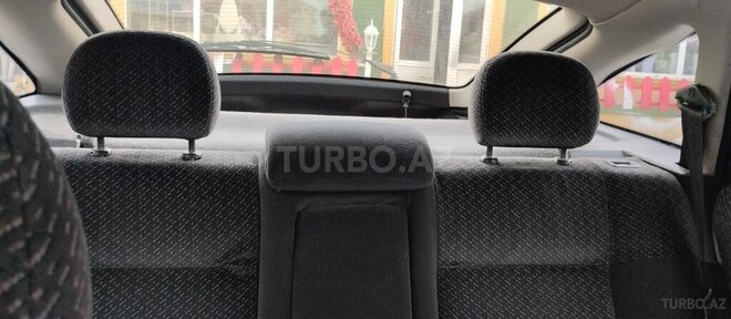 Opel Vectra-12