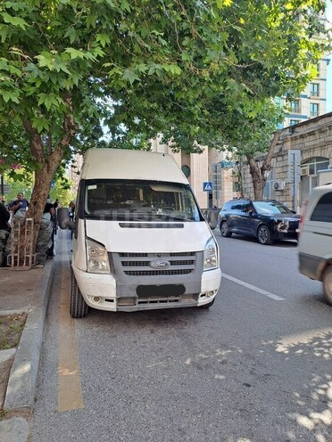 Ford Transit-1