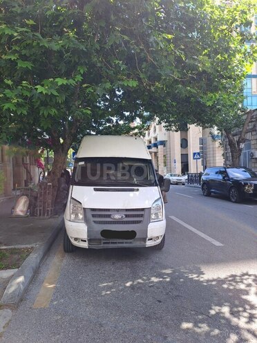 Ford Transit-3