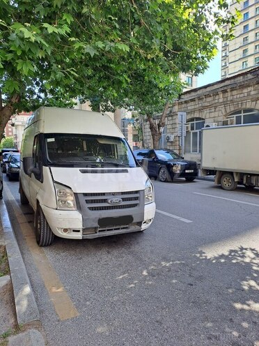 Ford Transit-2