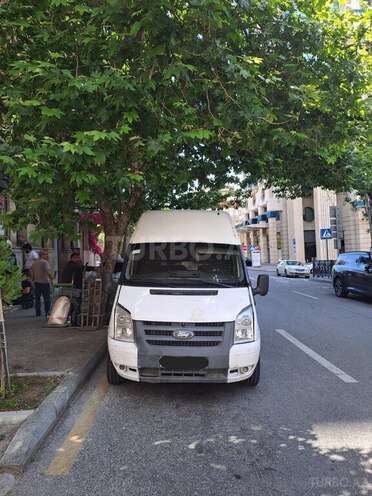 Ford Transit-5